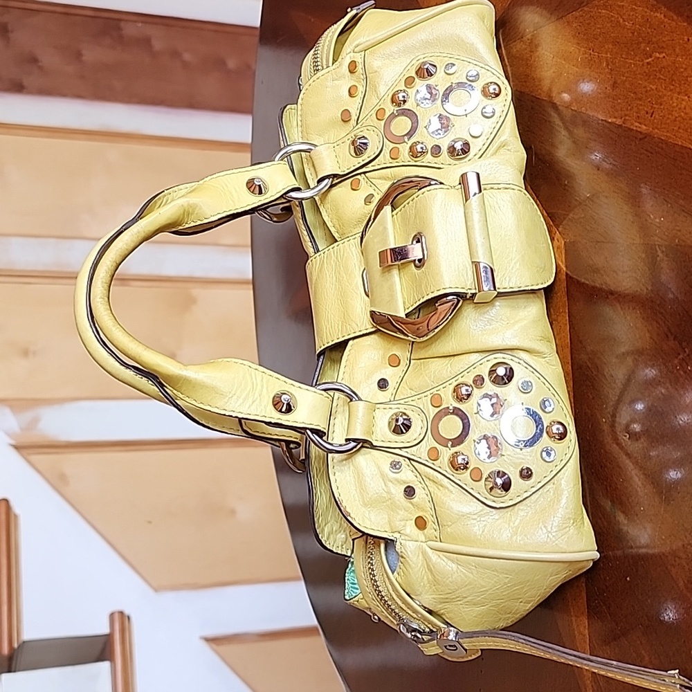 ✨️SALE✨️Guess vintage satchel bag silver hardware yellow color beaded
